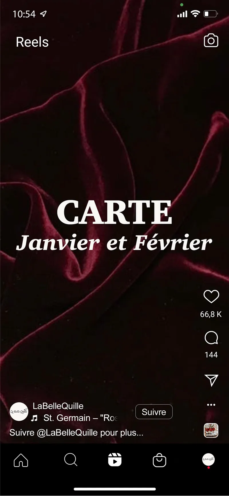 Capture d'un Reel Instagram La Belle Quille présentant la carte des mois de Janvier et Février sur fond velours.