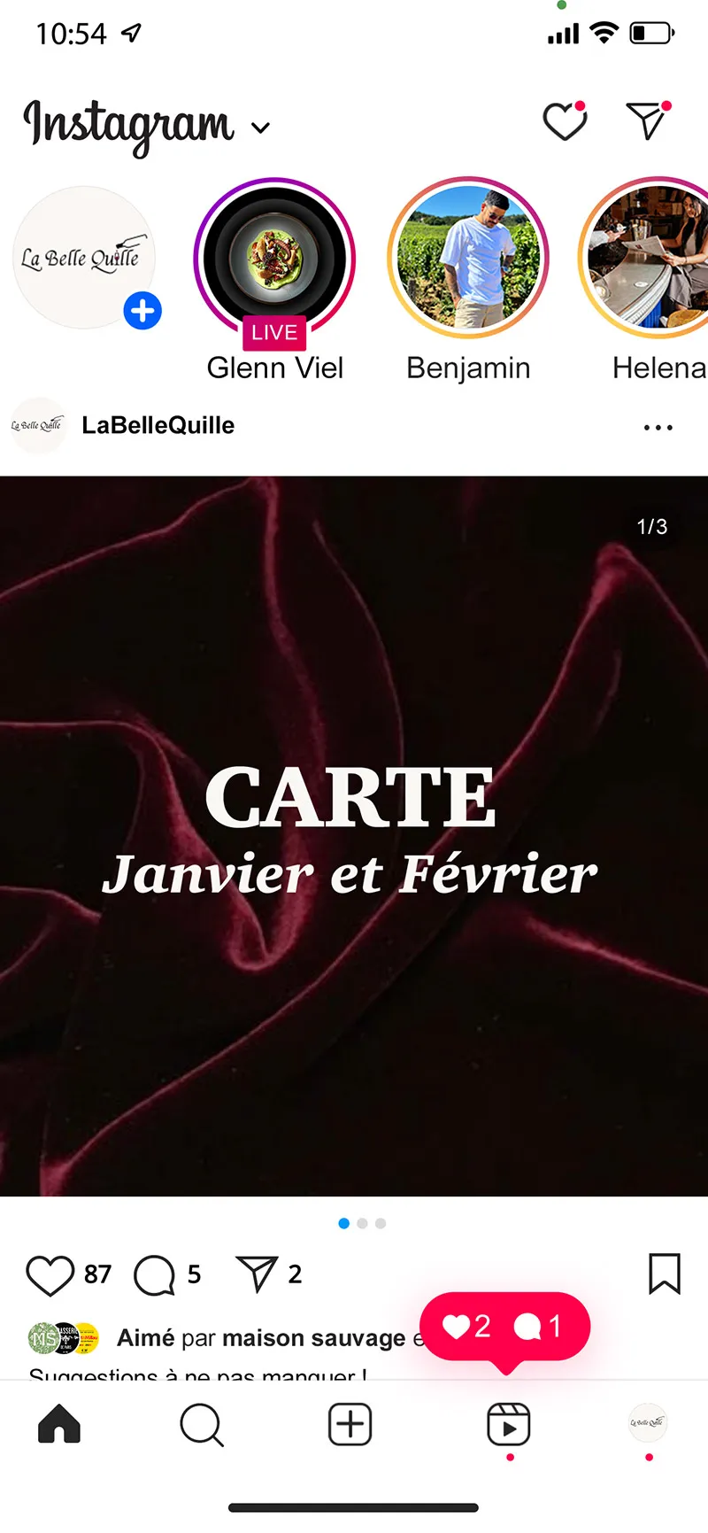 Grille Instagram du restaurant La Belle Quille avec un puzzle visuel du logo et des photos de cave à vin.